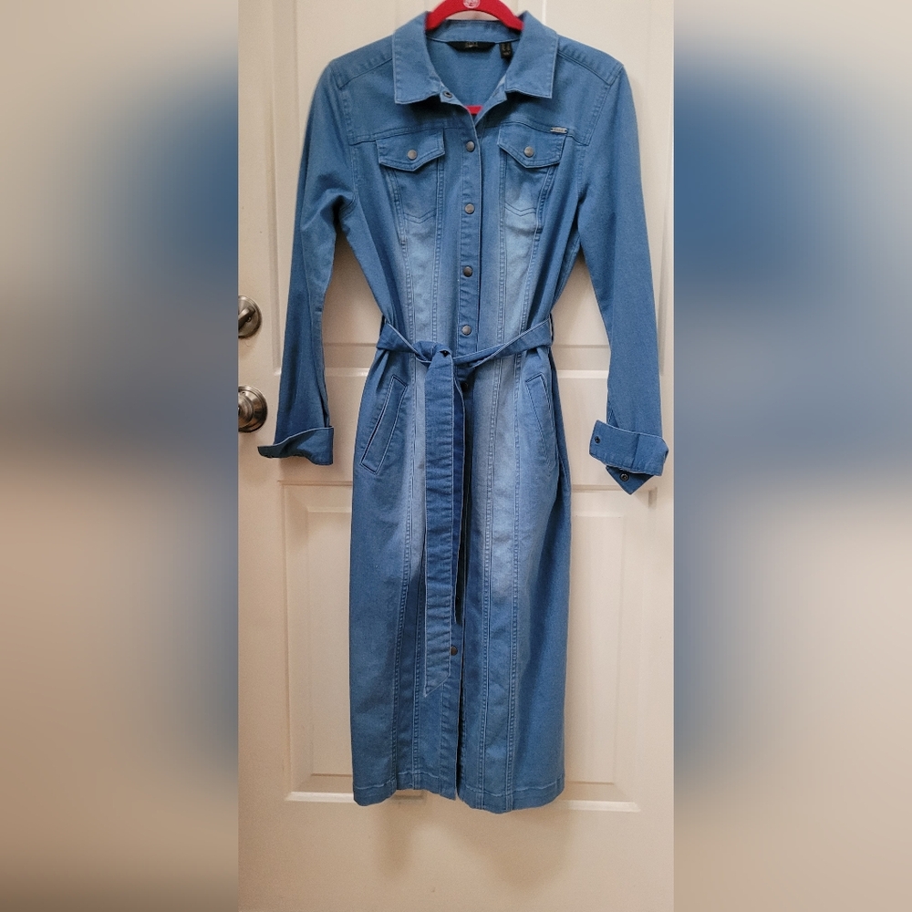 G.I.L.I Denim Dress with belt NWOT Size 6